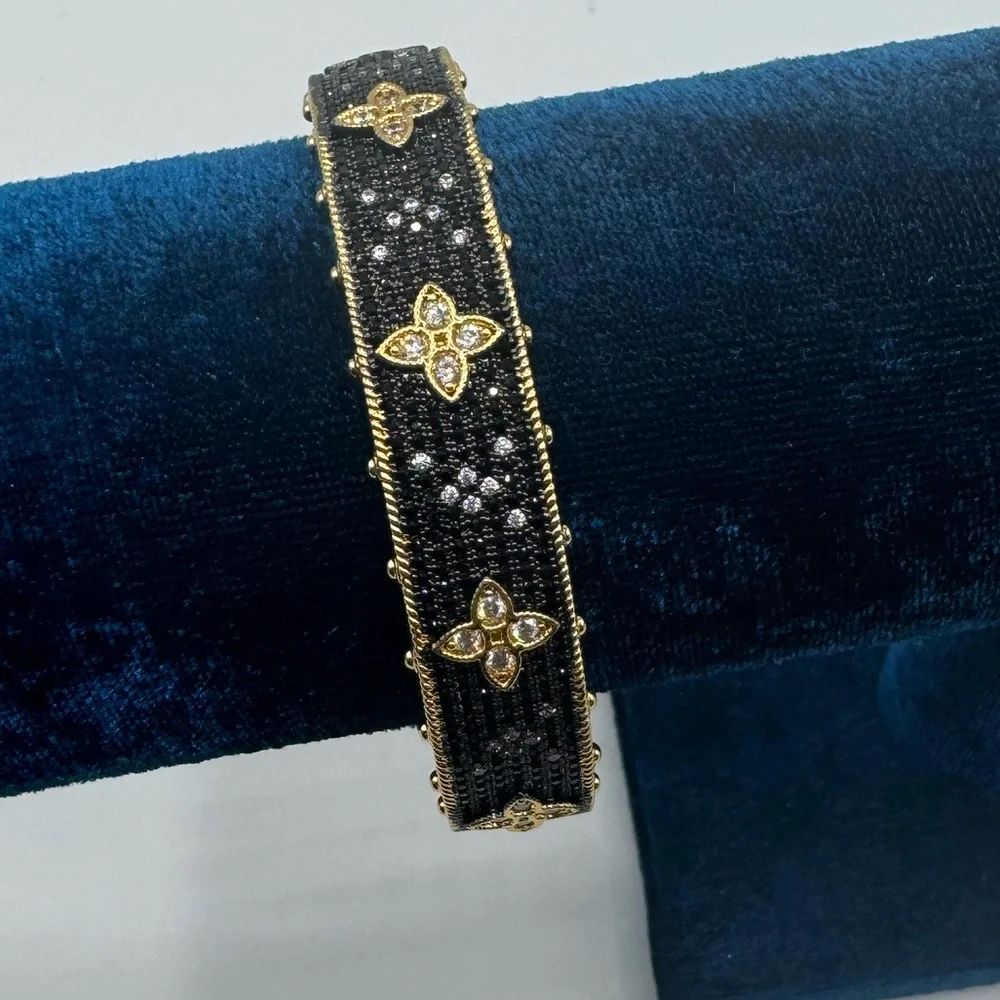 Venetian Sapphire Bangle - Picture 5 of 12